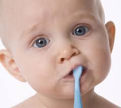 Así influye la saliva en los dientes de los niños