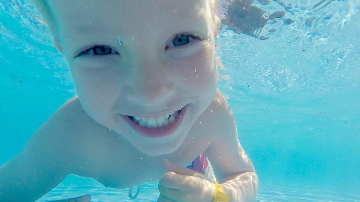 ¿Por qué debe aumentar el cuidado de los dientes en verano?