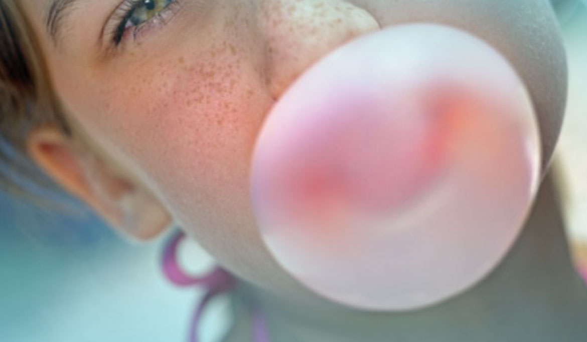 Chicles, ¿enemigos de la salud dental de los más pequeños?